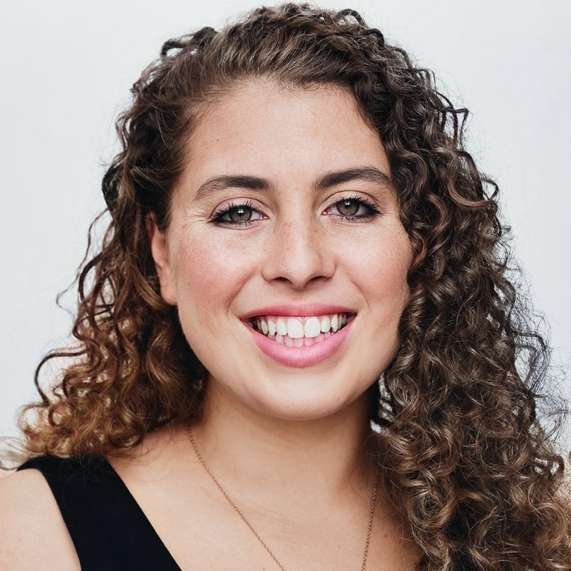 Headshot Photo of Lena Goldstein